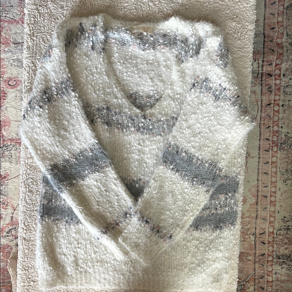 Elegant V-Neck Women's Sweater in White and Gray